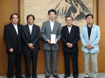 110811zeirishi.jpg